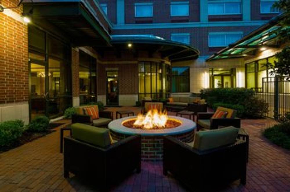 Courtyard By Marriott Little Rock Downtown 9