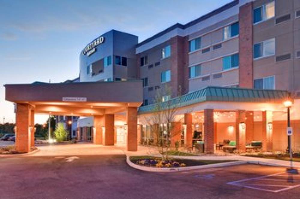 Courtyard By Marriott Long Island Islip Courthouse Complex