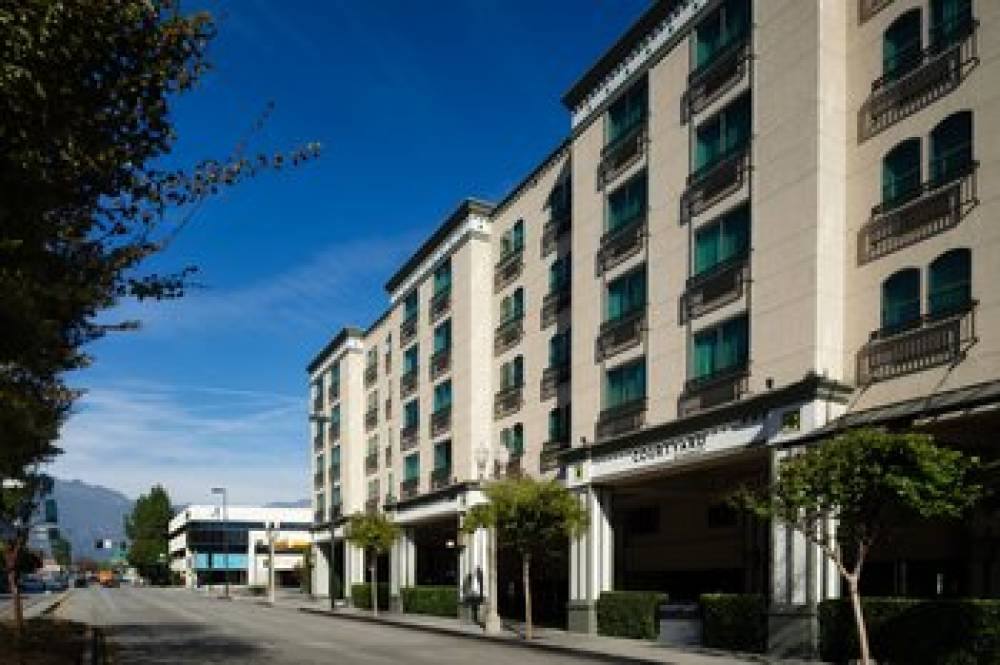 Courtyard By Marriott Los Angeles Pasadena Old Town 3