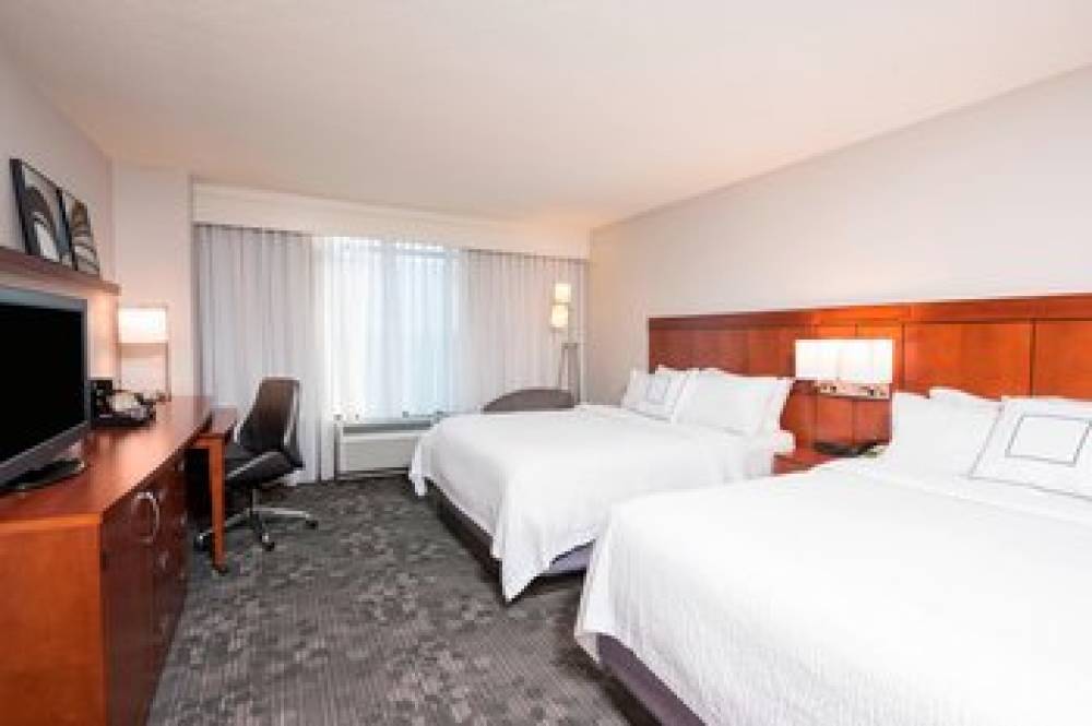 Courtyard By Marriott Louisville Downtown 8