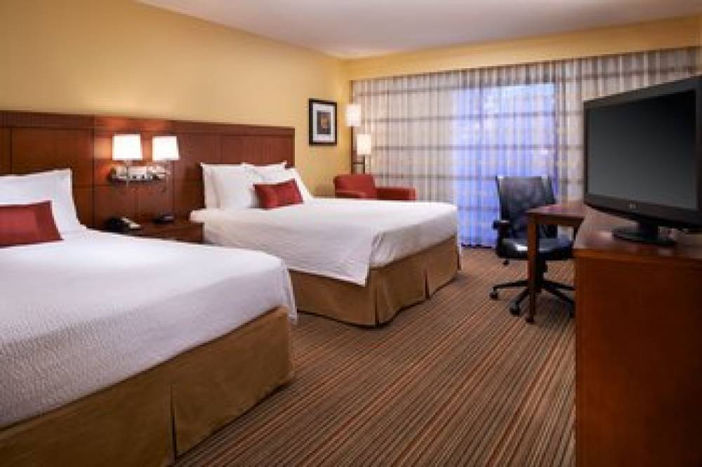 Courtyard By Marriott Louisville East 8