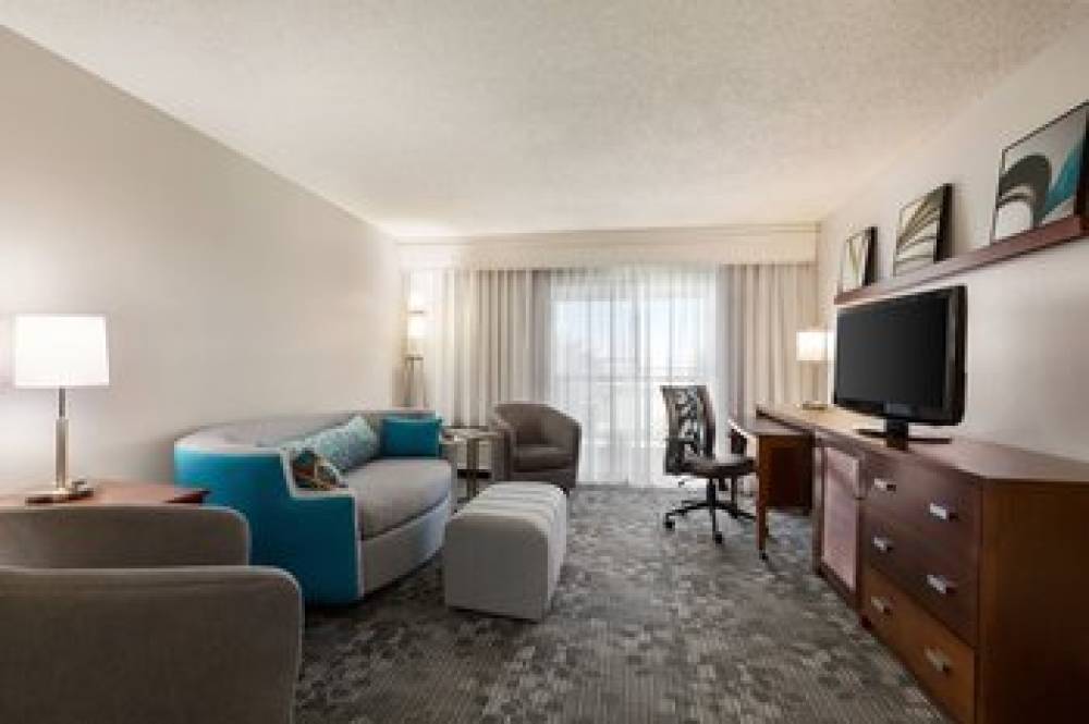 Courtyard By Marriott Lubbock 5