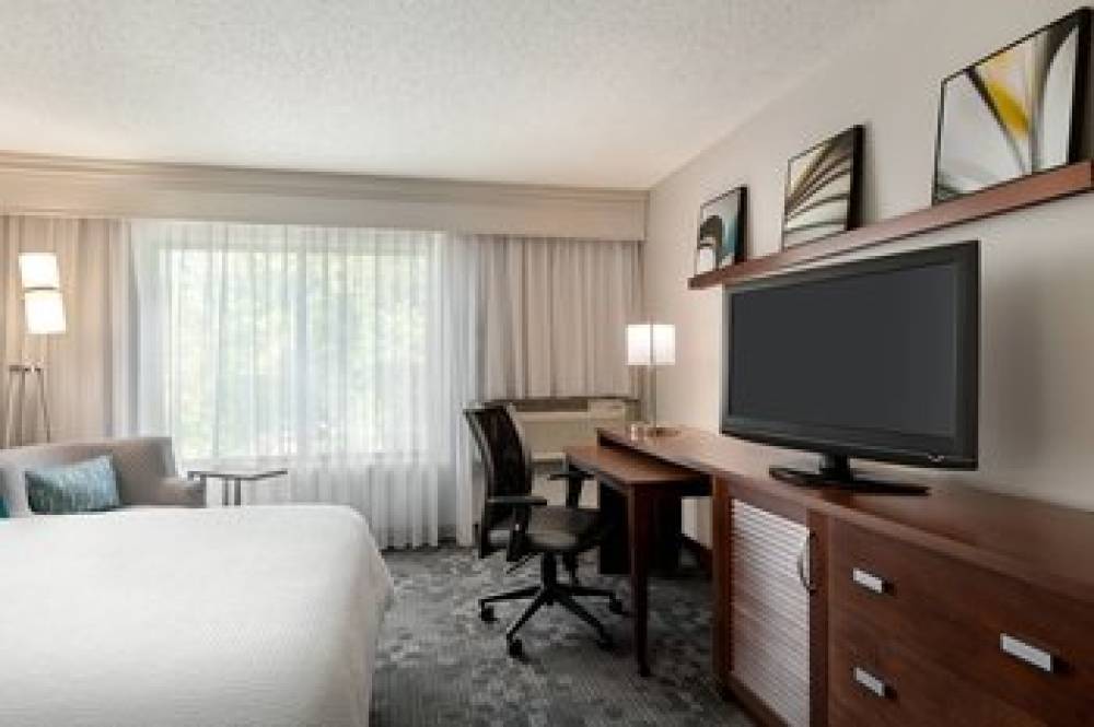 Courtyard By Marriott Lubbock 9