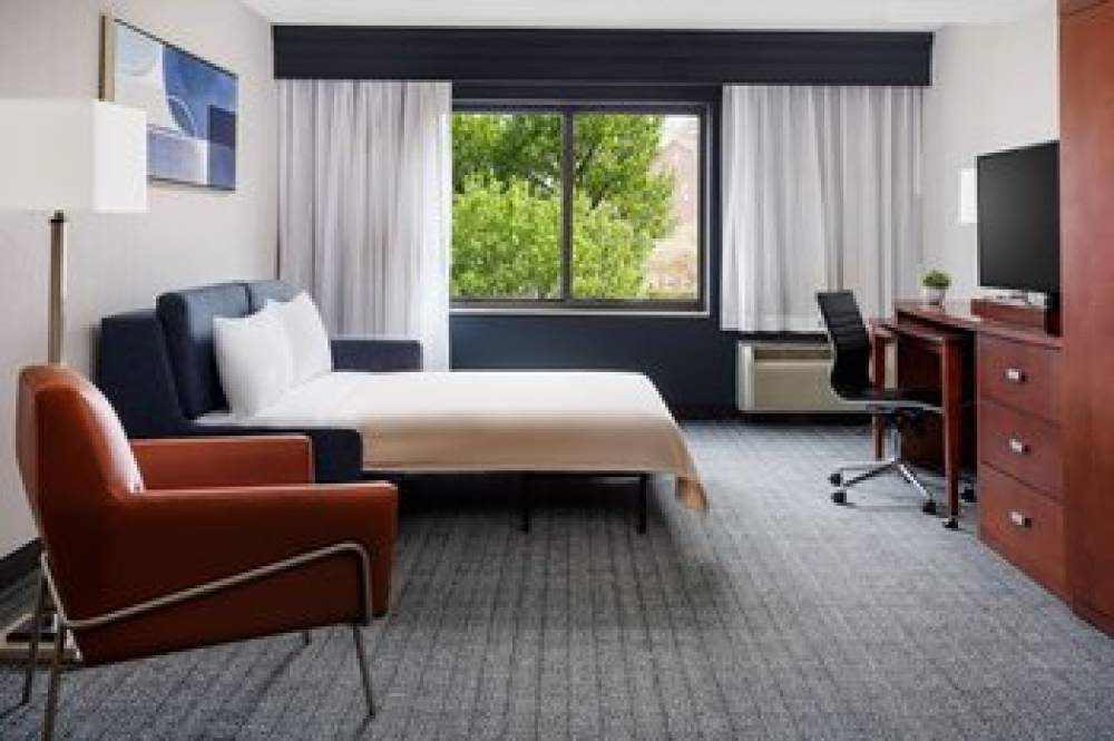 Courtyard By Marriott Manchester-Boston Regional Airport 6