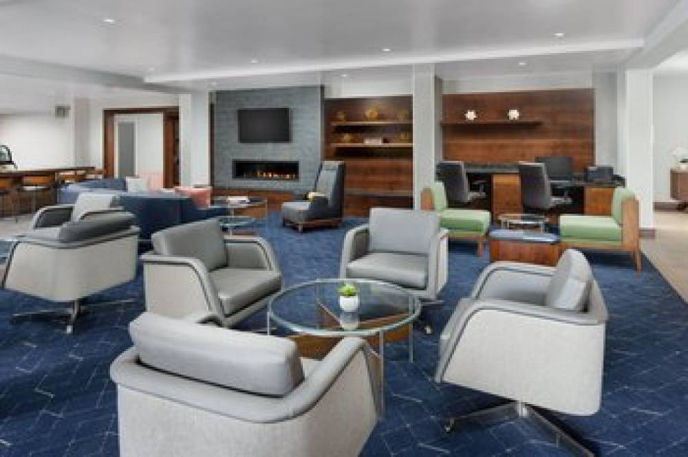 Courtyard By Marriott Manchester-Boston Regional Airport 5