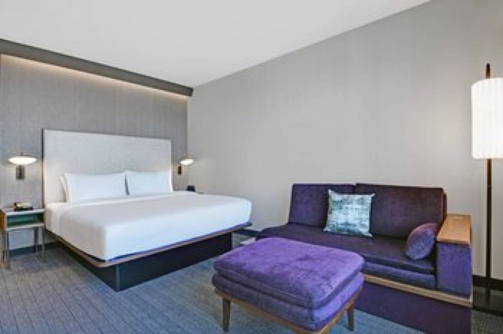 Courtyard By Marriott Manhattan 8