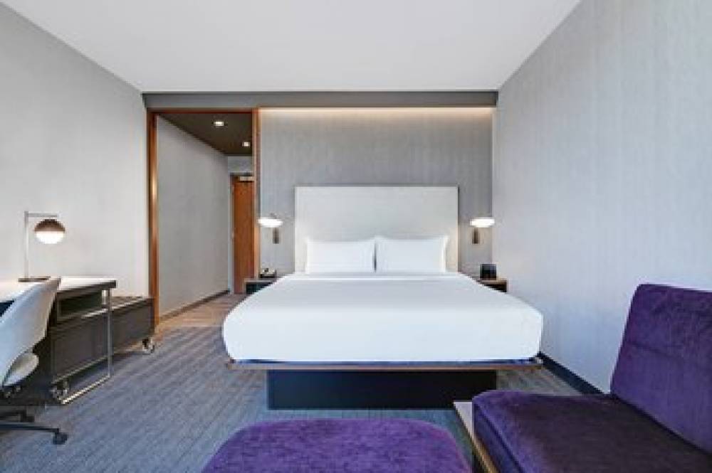 Courtyard By Marriott Manhattan 9