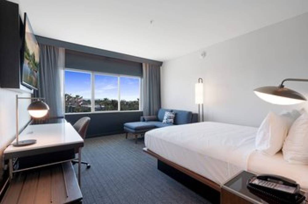 Courtyard By Marriott Marina Del Rey 10