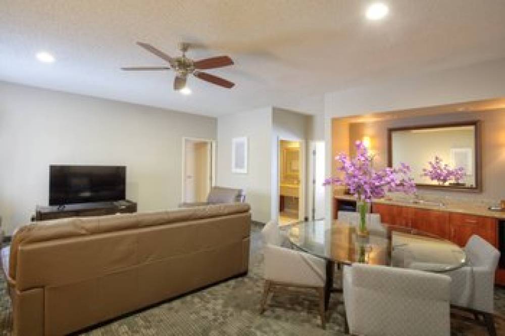 Courtyard By Marriott McAllen Airport 7