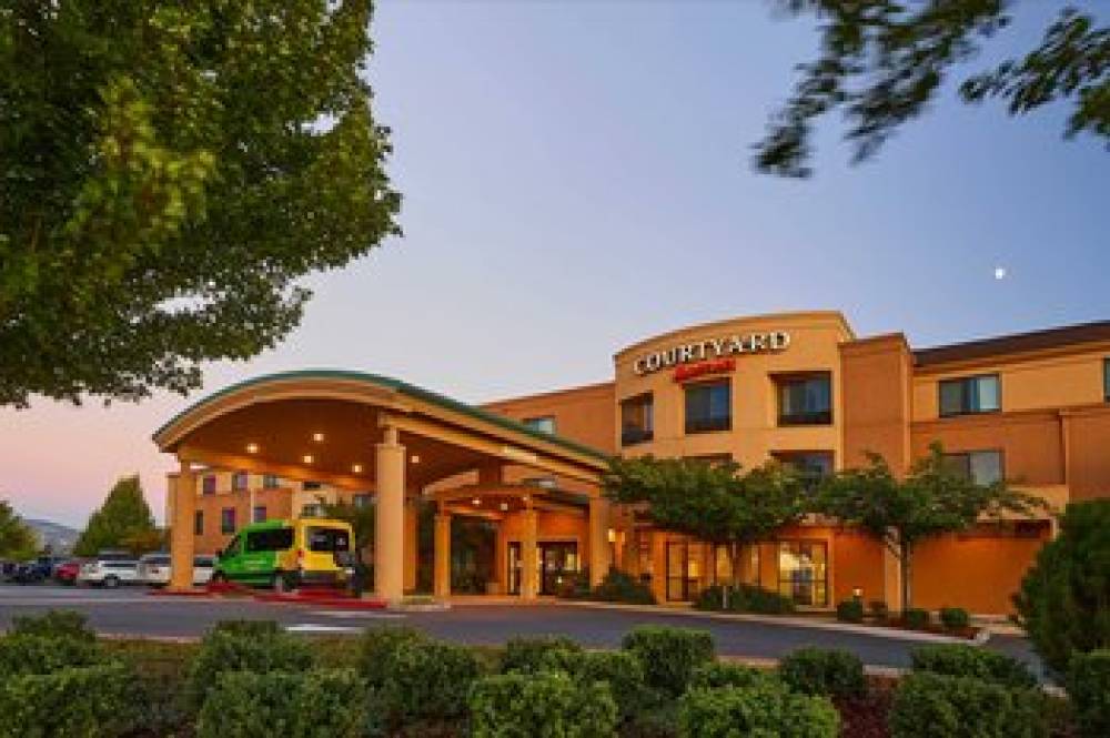 Courtyard By Marriott Medford Airport