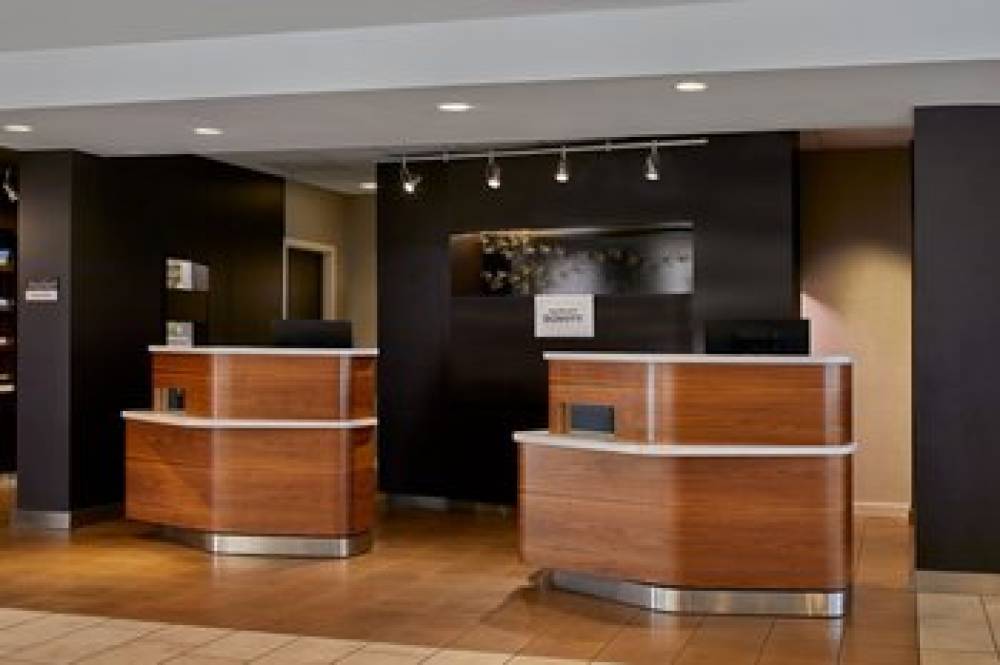 Courtyard By Marriott Memphis Airport 2