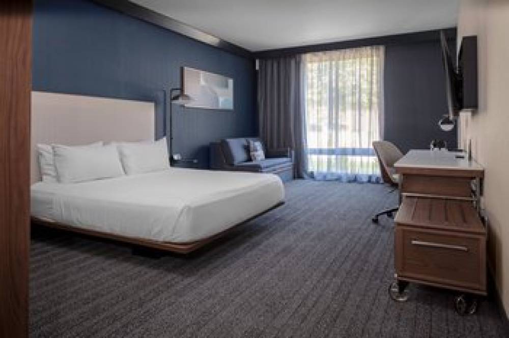 Courtyard By Marriott Memphis East-Galleria 5