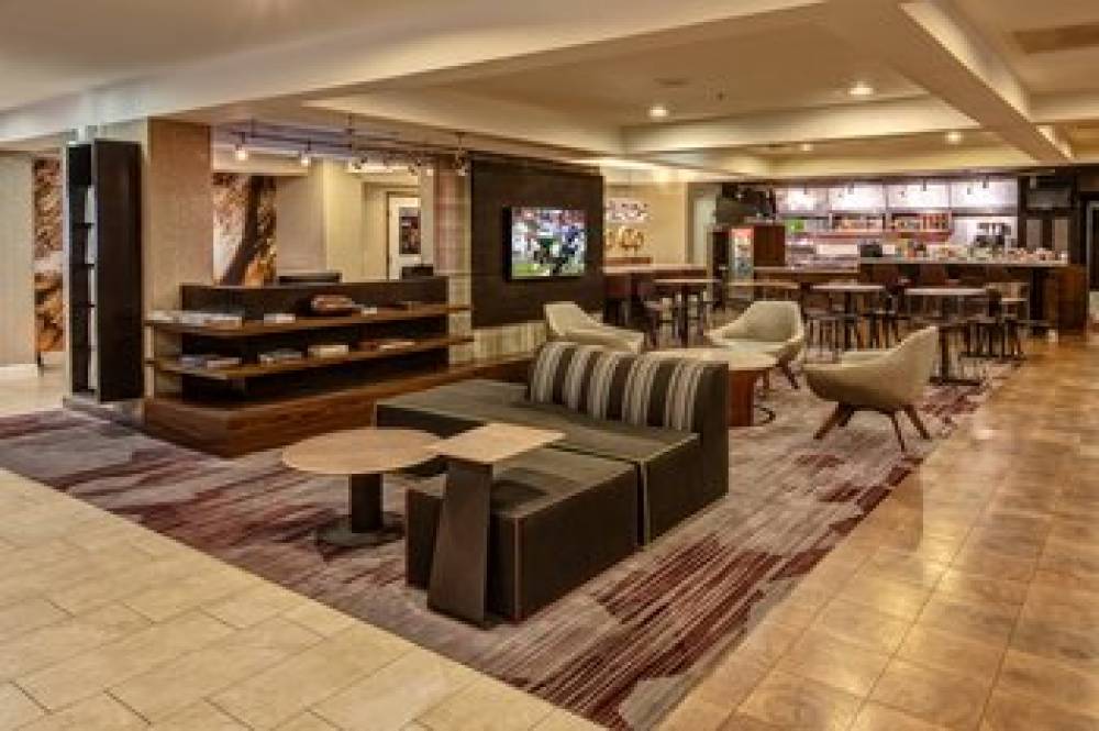 Courtyard By Marriott Memphis Germantown 1