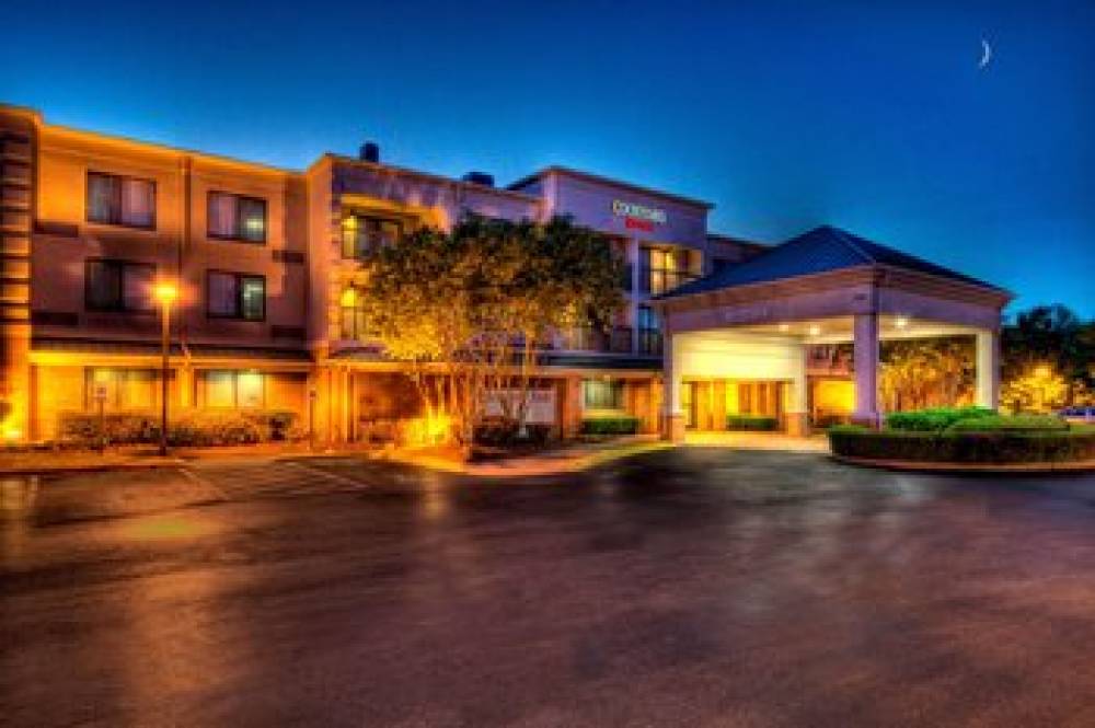 Courtyard By Marriott Memphis Germantown 2