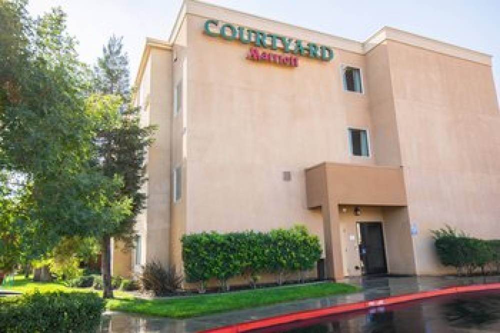 Courtyard By Marriott Merced 3