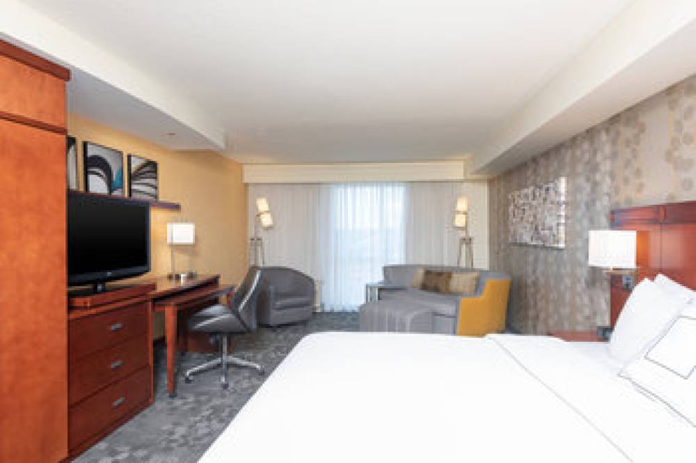 Courtyard By Marriott Milwaukee Airport 8