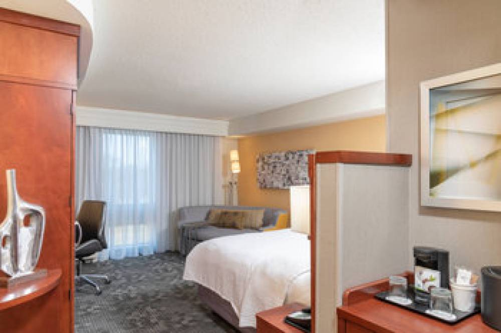 Courtyard By Marriott Milwaukee Airport 7