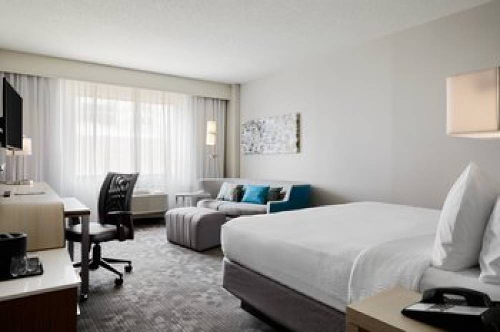 Courtyard By Marriott Milwaukee Downtown 9