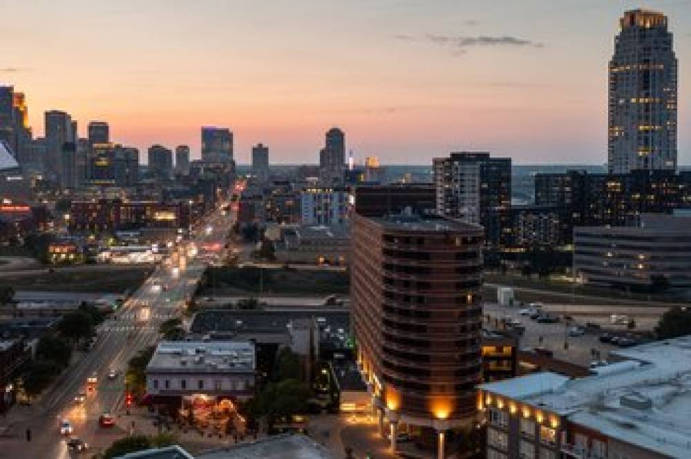 Courtyard By Marriott Minneapolis Downtown 2