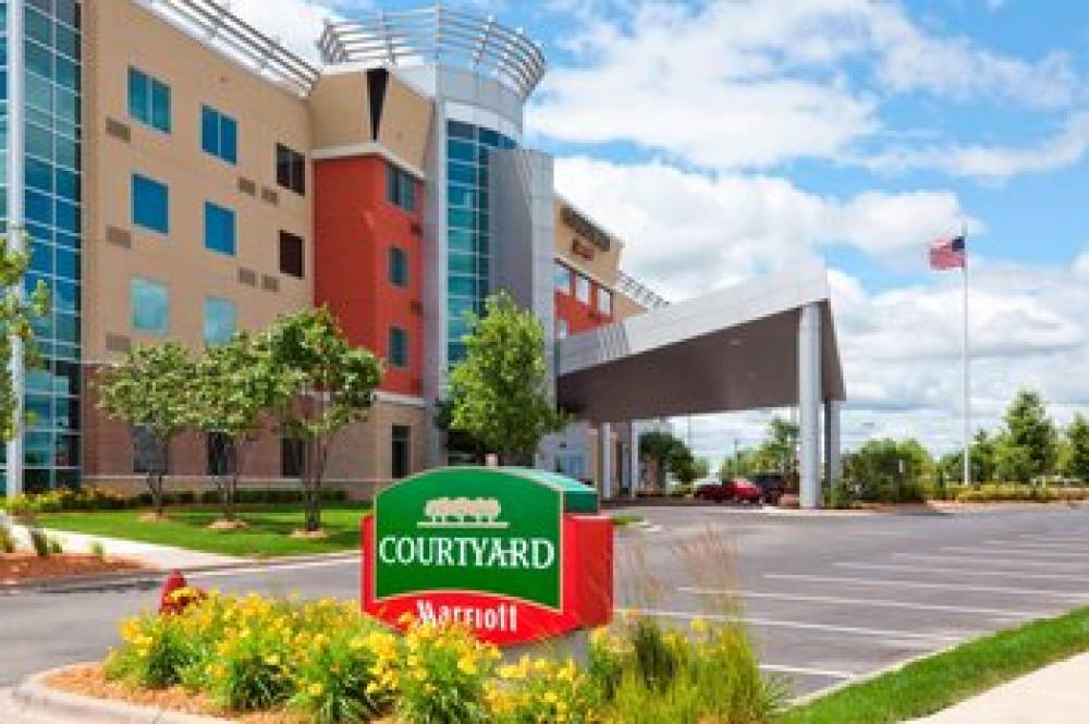 Courtyard By Marriott Minneapolis Maple Grove Arbor Lakes 3