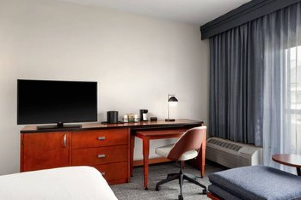 Courtyard By Marriott Minneapolis St Paul Airport 8