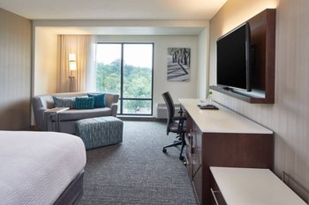 Courtyard By Marriott Minneapolis West 9