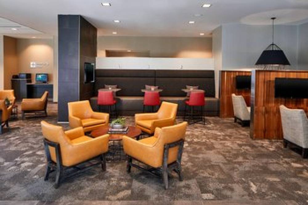 Courtyard By Marriott Minneapolis West 4