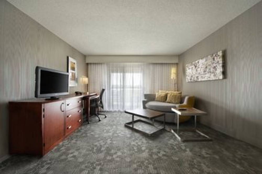 Courtyard By Marriott Mishawaka-University Area 8