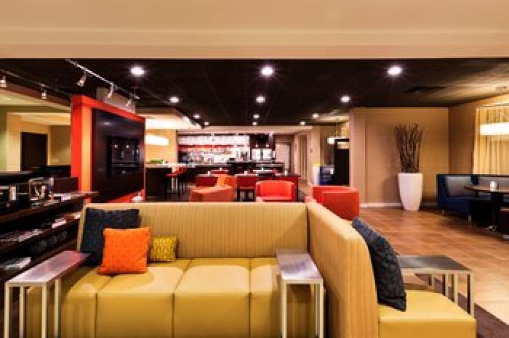 Courtyard By Marriott Mishawaka-University Area 4