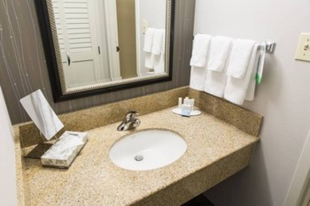 Courtyard By Marriott Montgomery 9