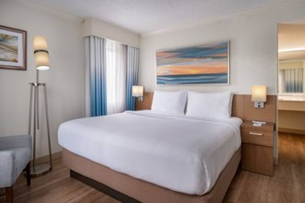 Courtyard By Marriott Naples 10