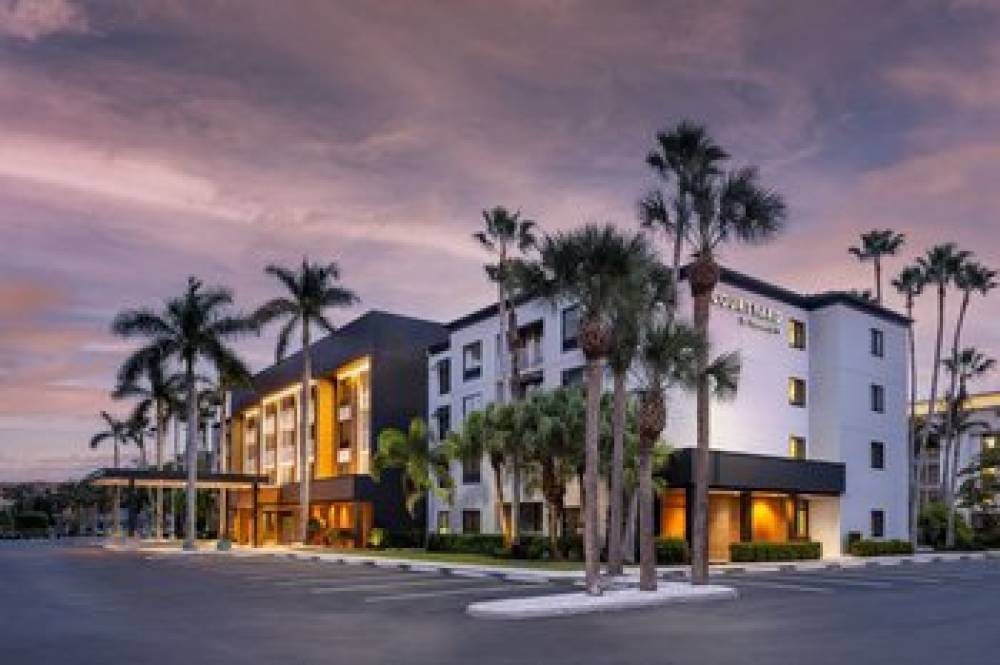 Courtyard By Marriott Naples 2