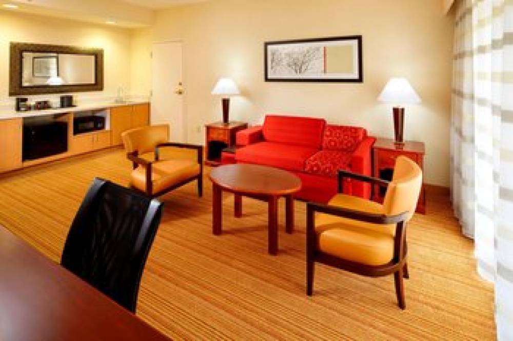 Courtyard By Marriott Newark Granville 10