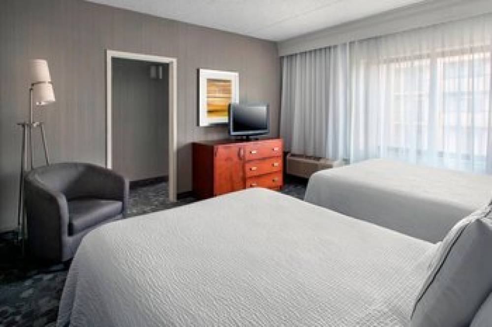 Courtyard By Marriott Newark Liberty International Airport 10