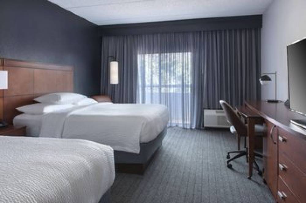 Courtyard By Marriott Norwalk 6