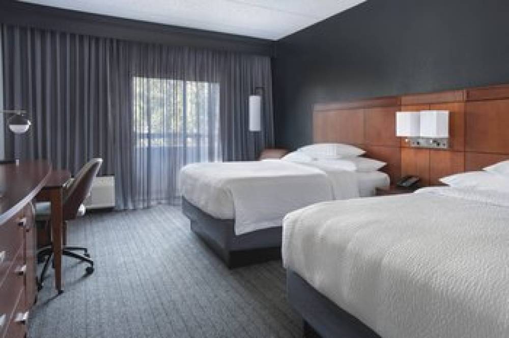 Courtyard By Marriott Norwalk 5