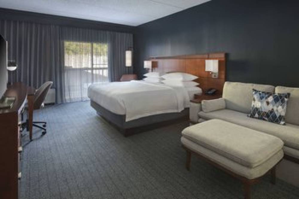 Courtyard By Marriott Norwalk 1