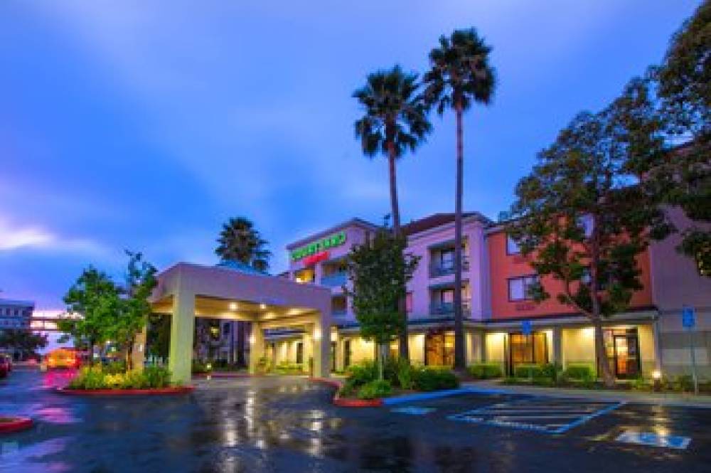 Courtyard By Marriott Oakland Airport 2