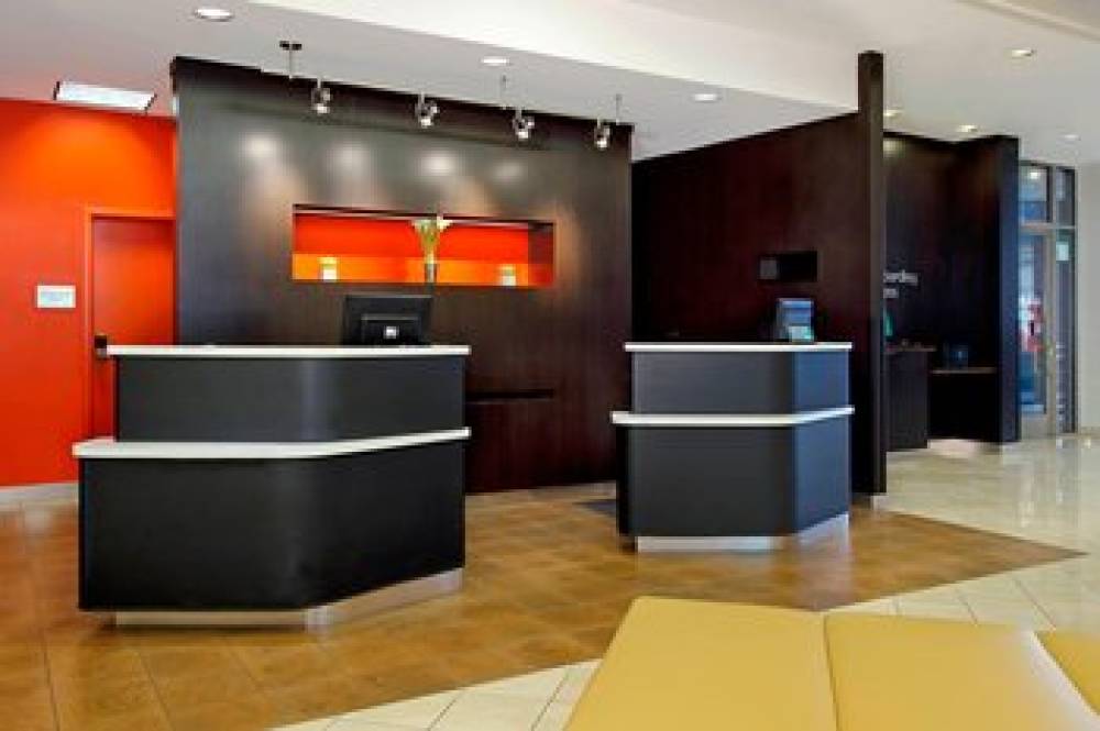 Courtyard By Marriott Oakland Downtown 3