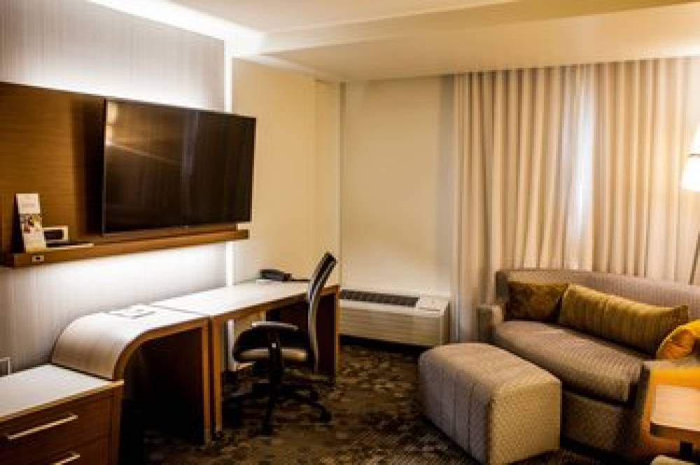 Courtyard By Marriott Omaha East-Council Bluffs IA 5