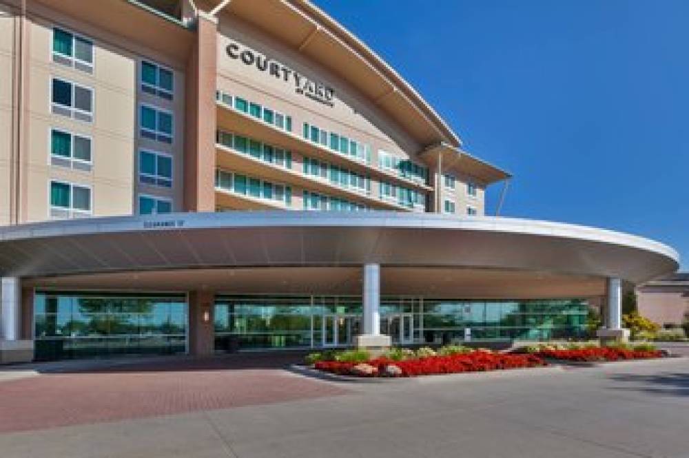 Courtyard By Marriott Omaha La Vista