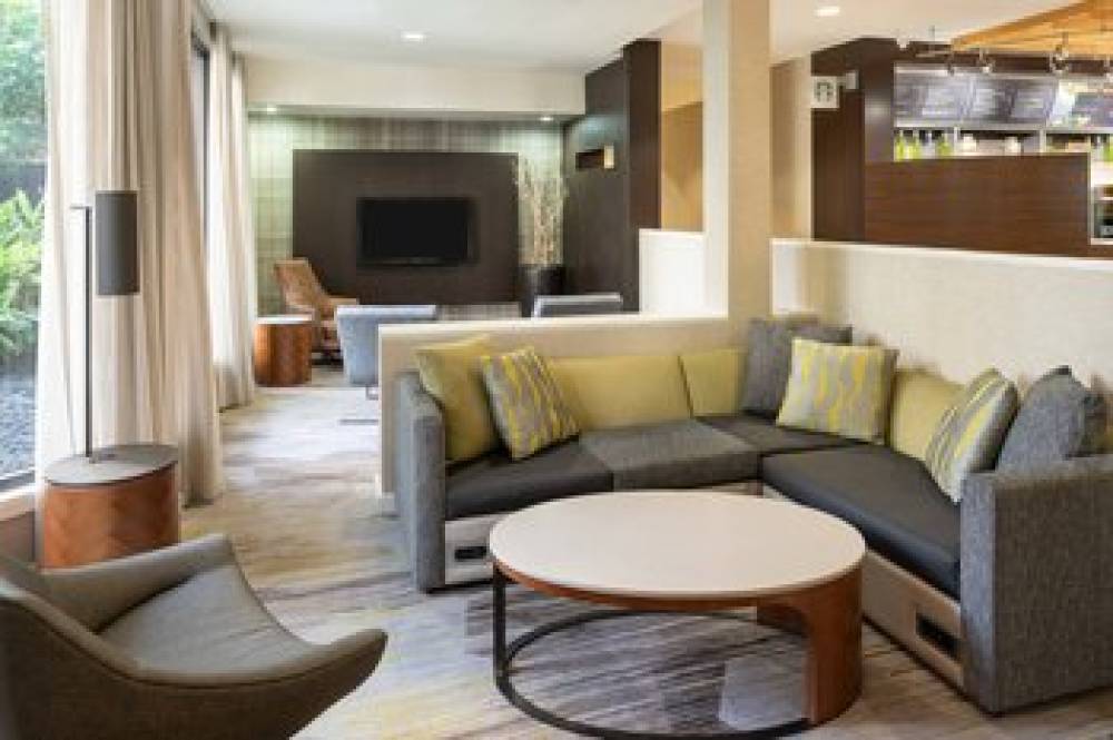 Courtyard By Marriott Orlando Airport 5