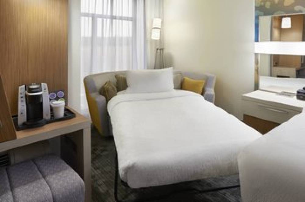 Courtyard By Marriott Oshawa 7