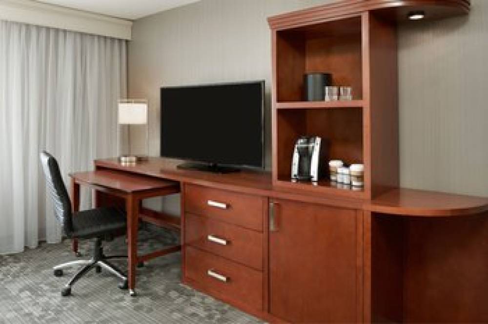 Courtyard By Marriott Ottawa Downtown 6