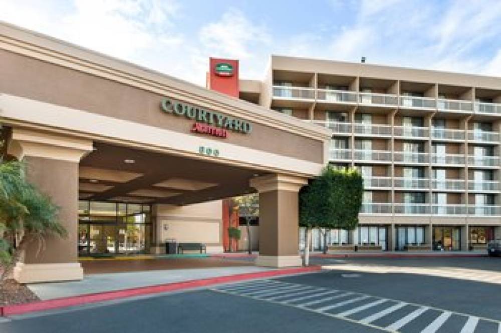 Courtyard By Marriott Oxnard Ventura 2