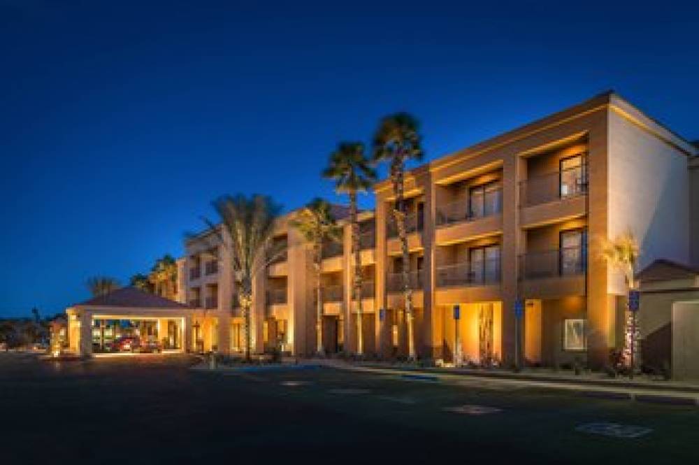 Courtyard By Marriott Palm Desert 4