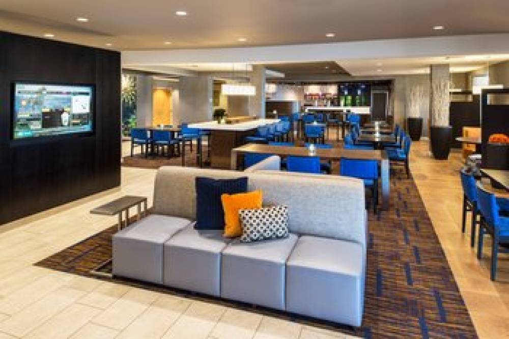 Courtyard By Marriott Palm Desert 6