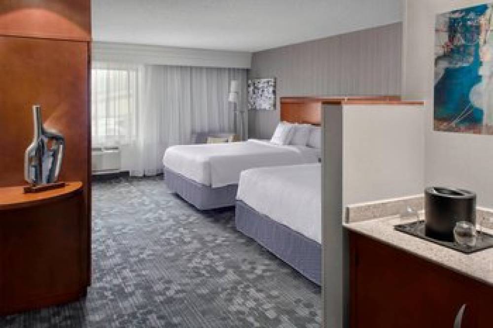 Courtyard By Marriott Paramus 8