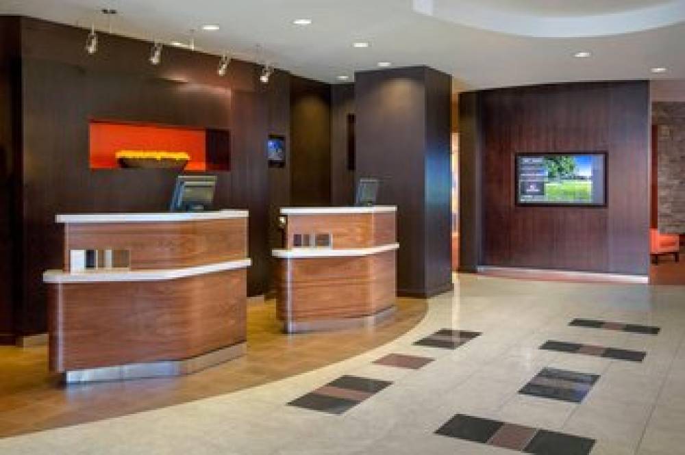 Courtyard By Marriott Paramus 3