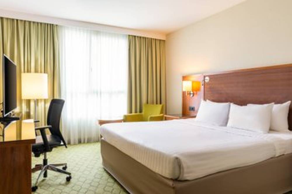 Courtyard By Marriott Paris Saint Denis 3